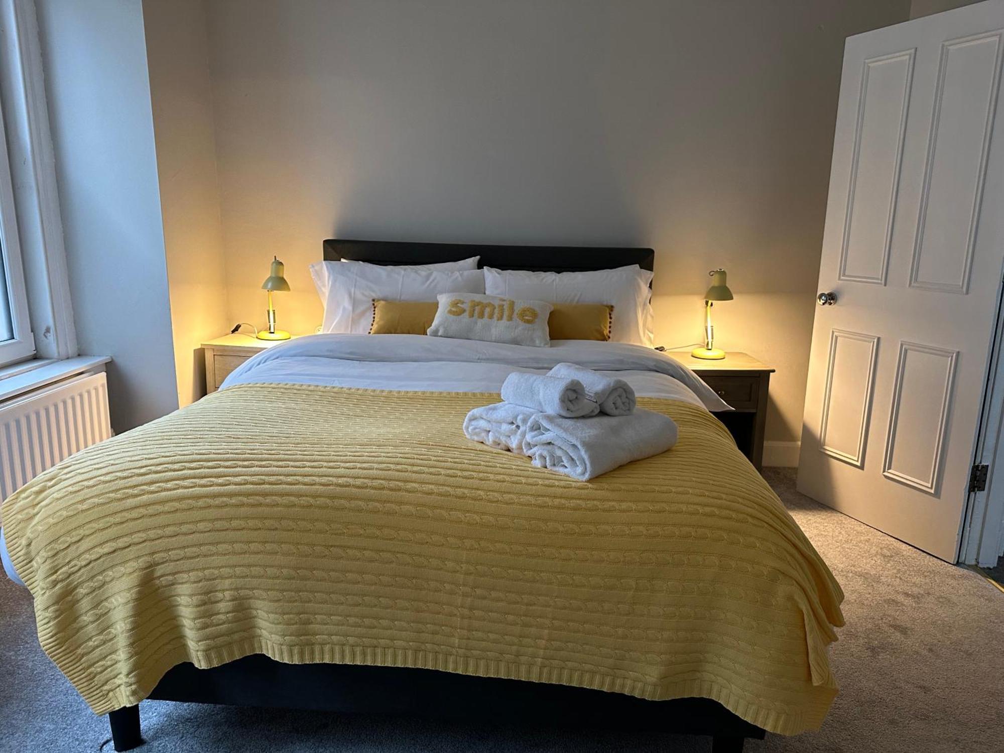 Two Bed Apartment EDI Eksteriør billede